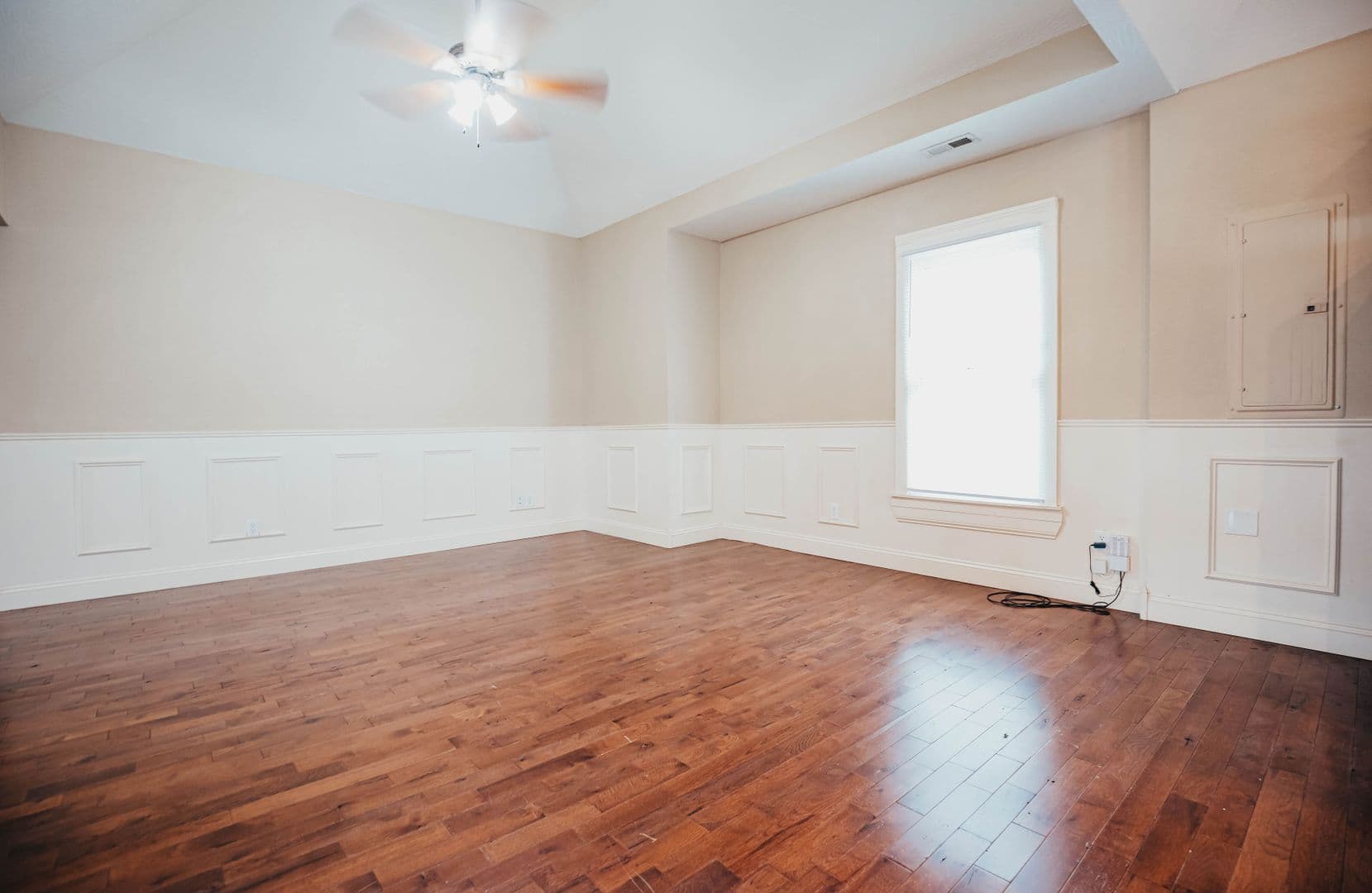 Springfield Apartment: 1046 E Walnut