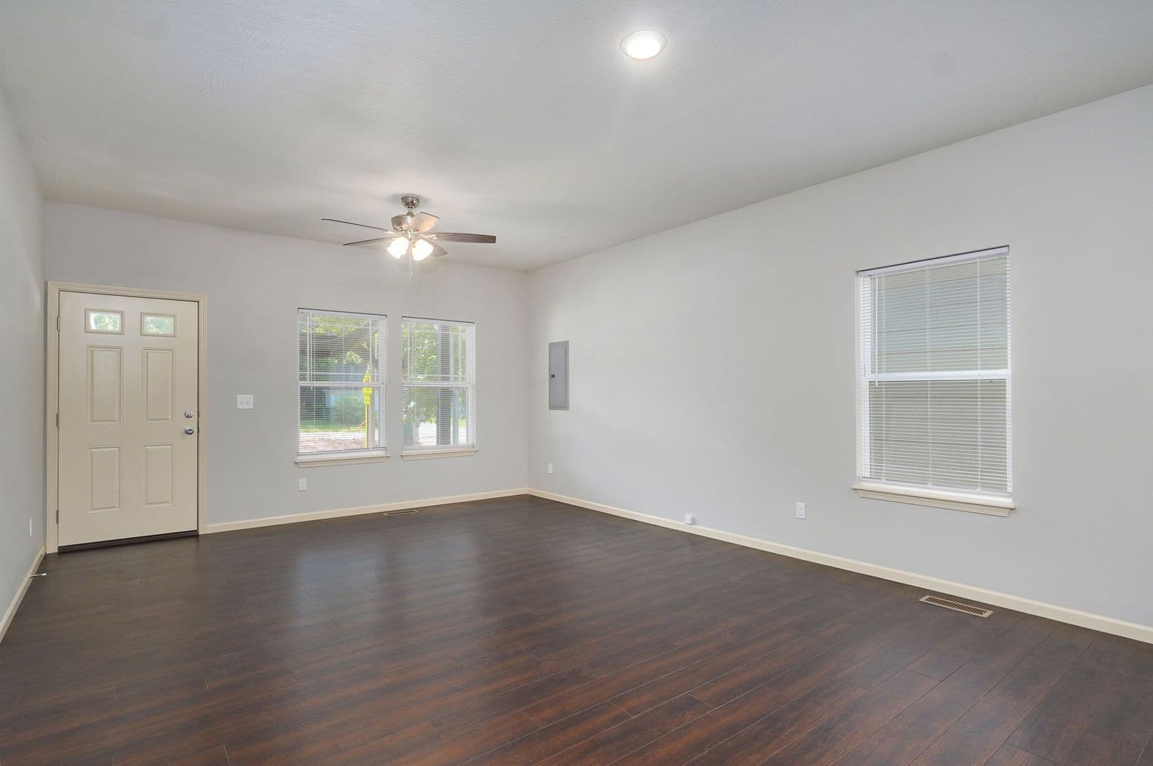 Springfield Apartment: 717 S Grant ave