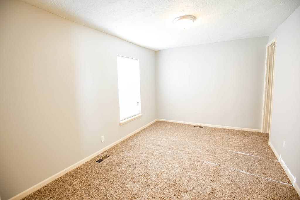 Springfield House: 926 E Loren