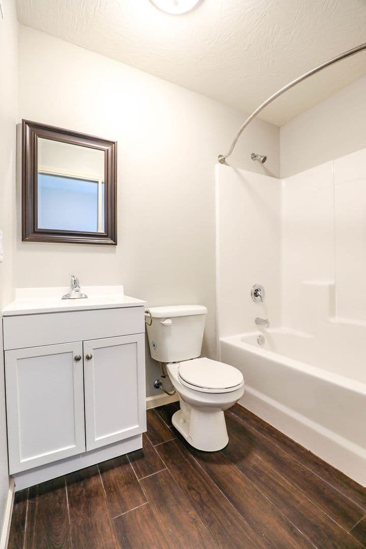 Springfield Apartment: 600 E Harrison