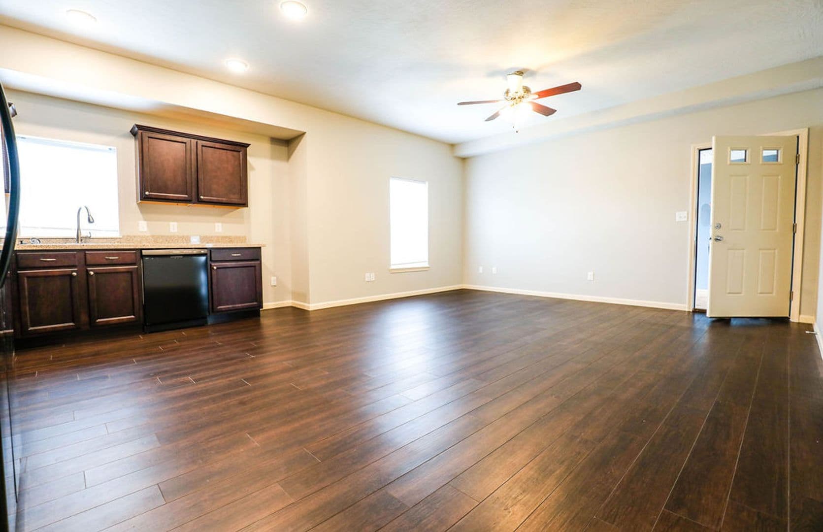 Springfield Apartment: 600 E Harrison