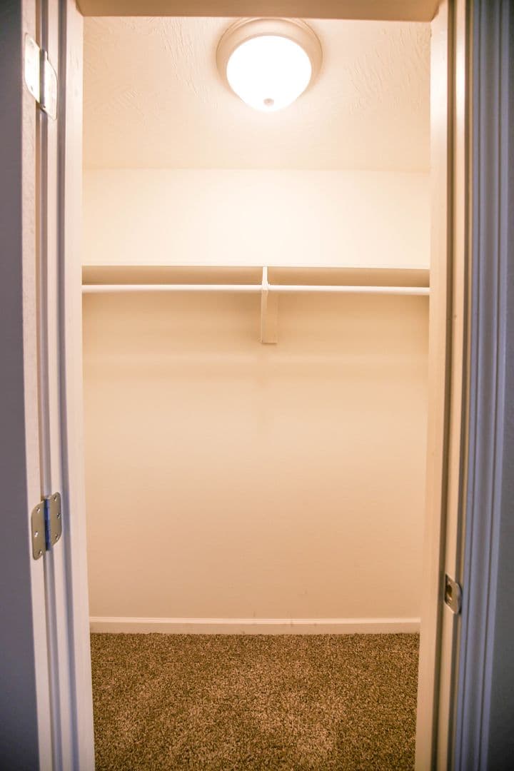 Springfield Apartment: 414 E Harrison