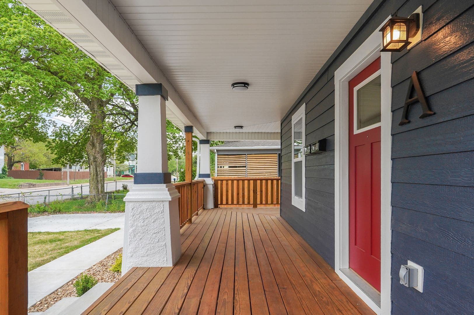 Springfield Apartment: 631 S Grant