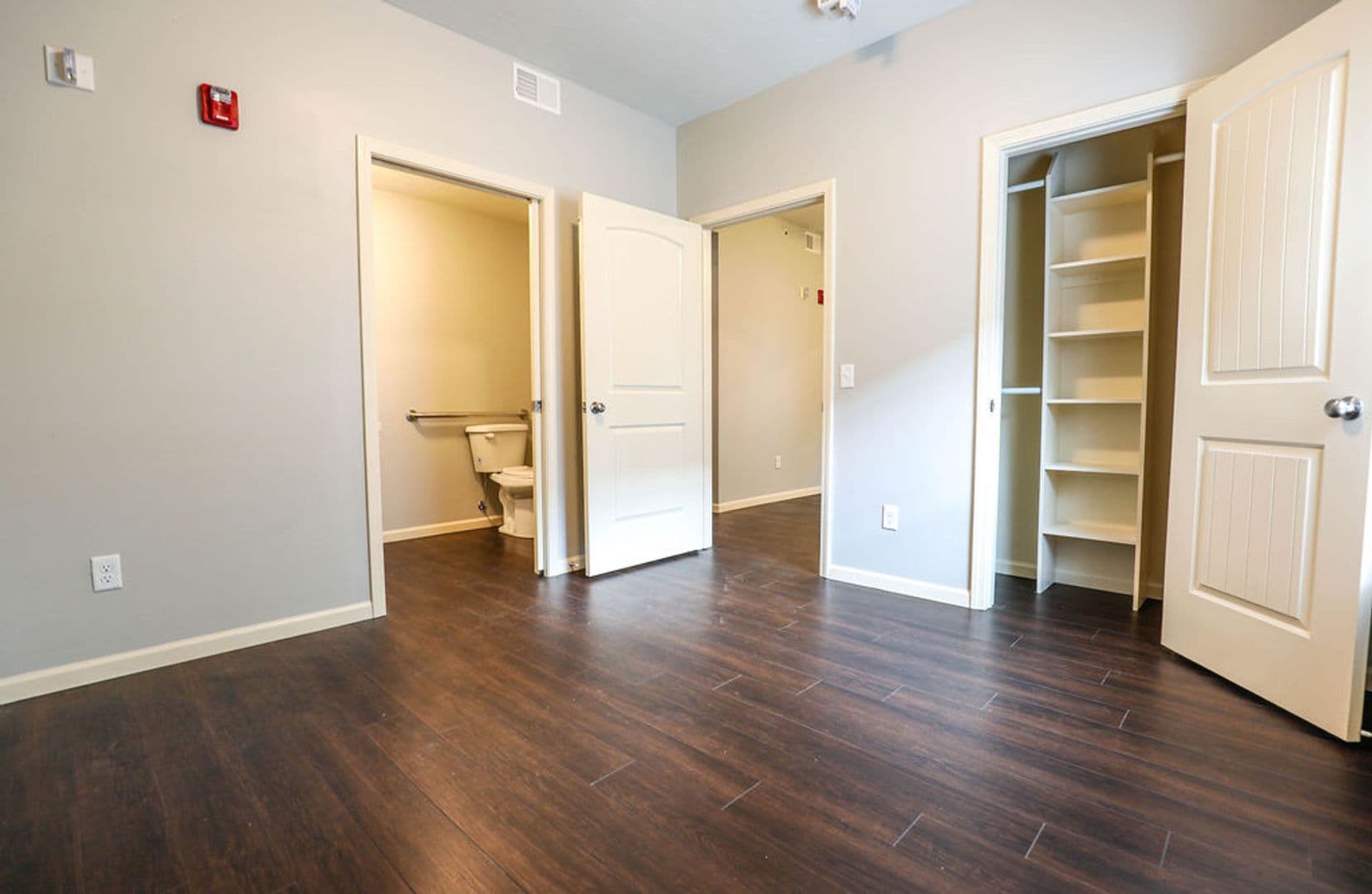 Springfield Apartment: 600 E Harrison