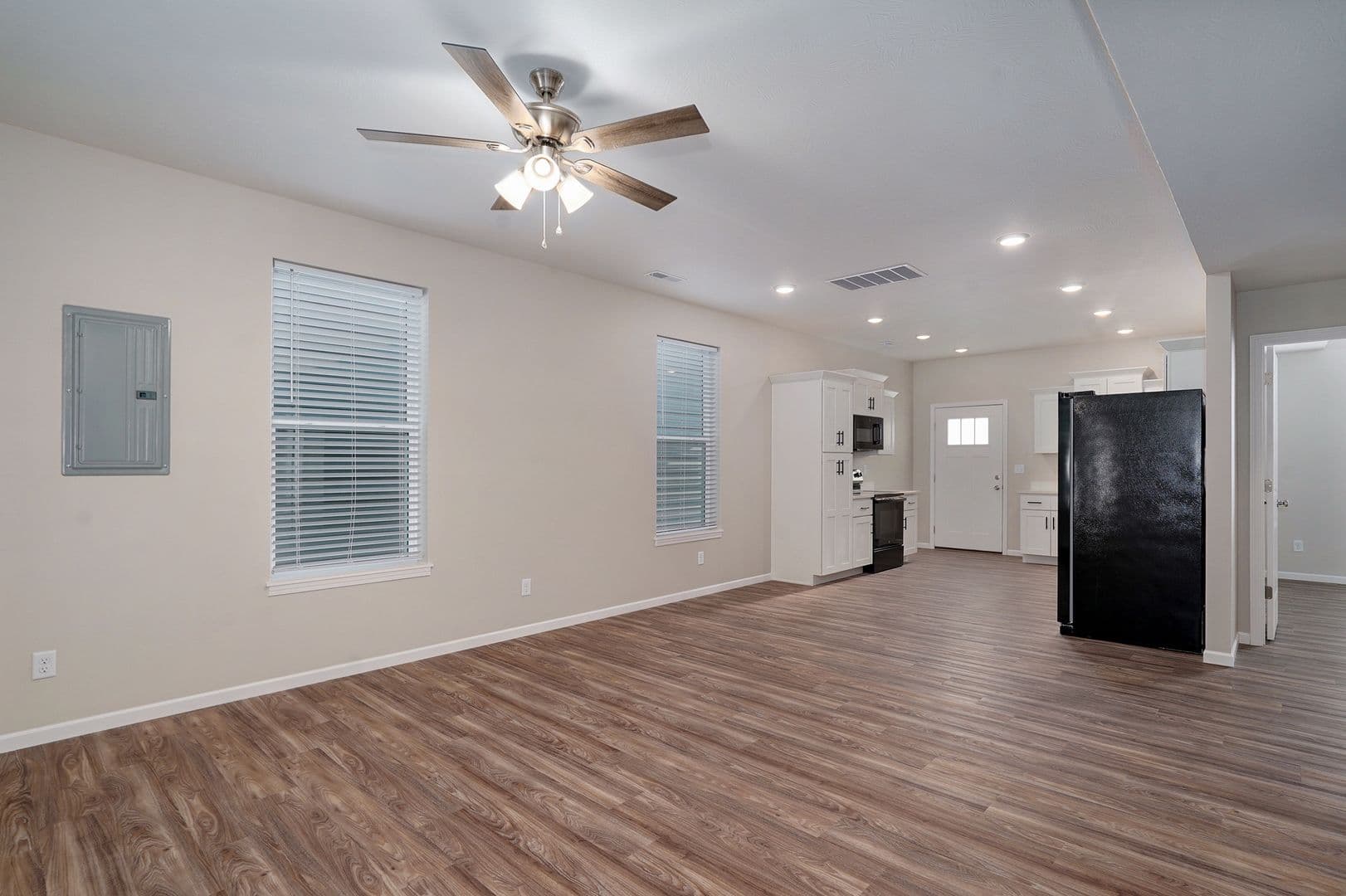 Springfield Apartment: 311 S Florence Ave