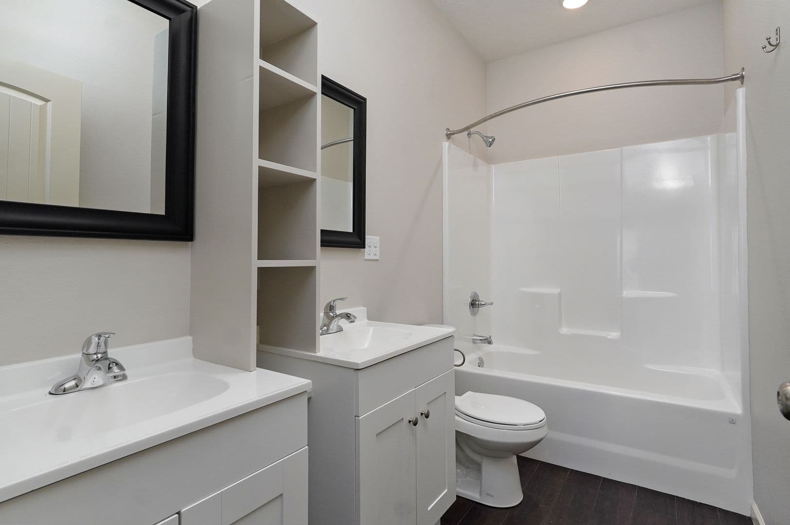 Springfield Apartment: 631 S Grant