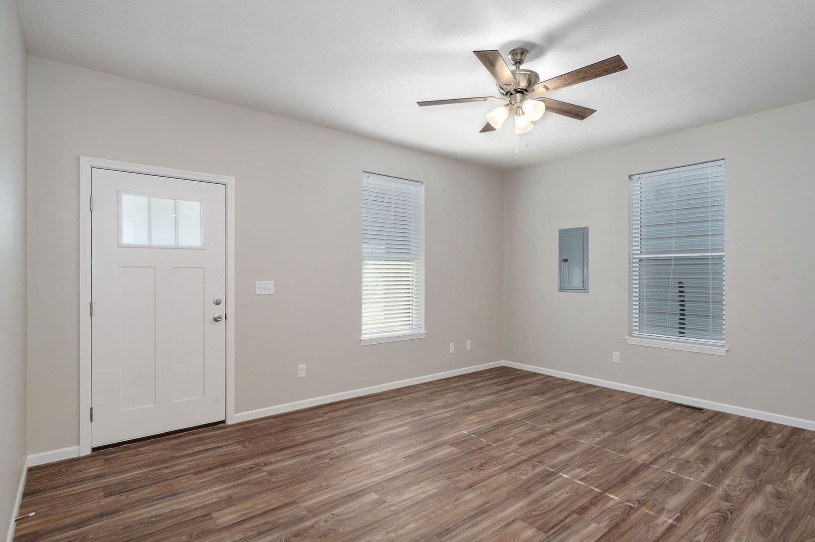 Springfield Apartment: 312 S Hampton Ave