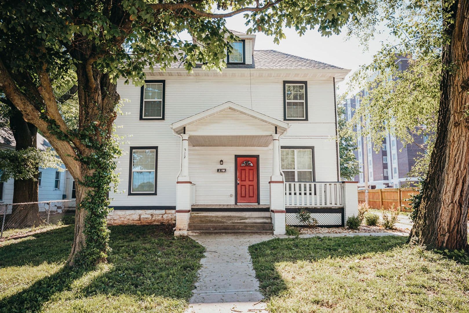 Springfield Apartment: 512 S. Main