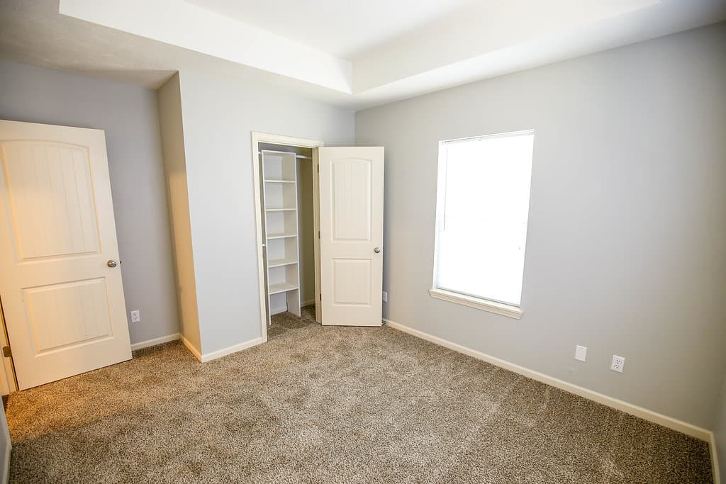 Springfield House: 615 E. Meadowmere