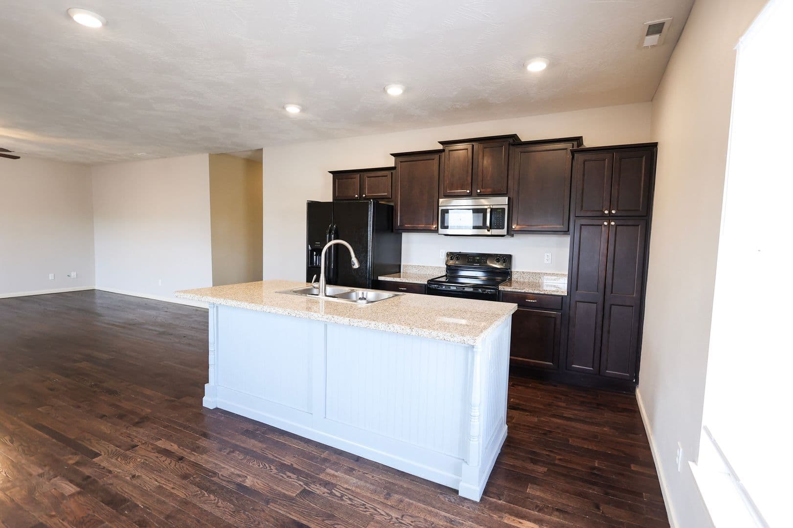 Springfield Apartment: 414 E Harrison