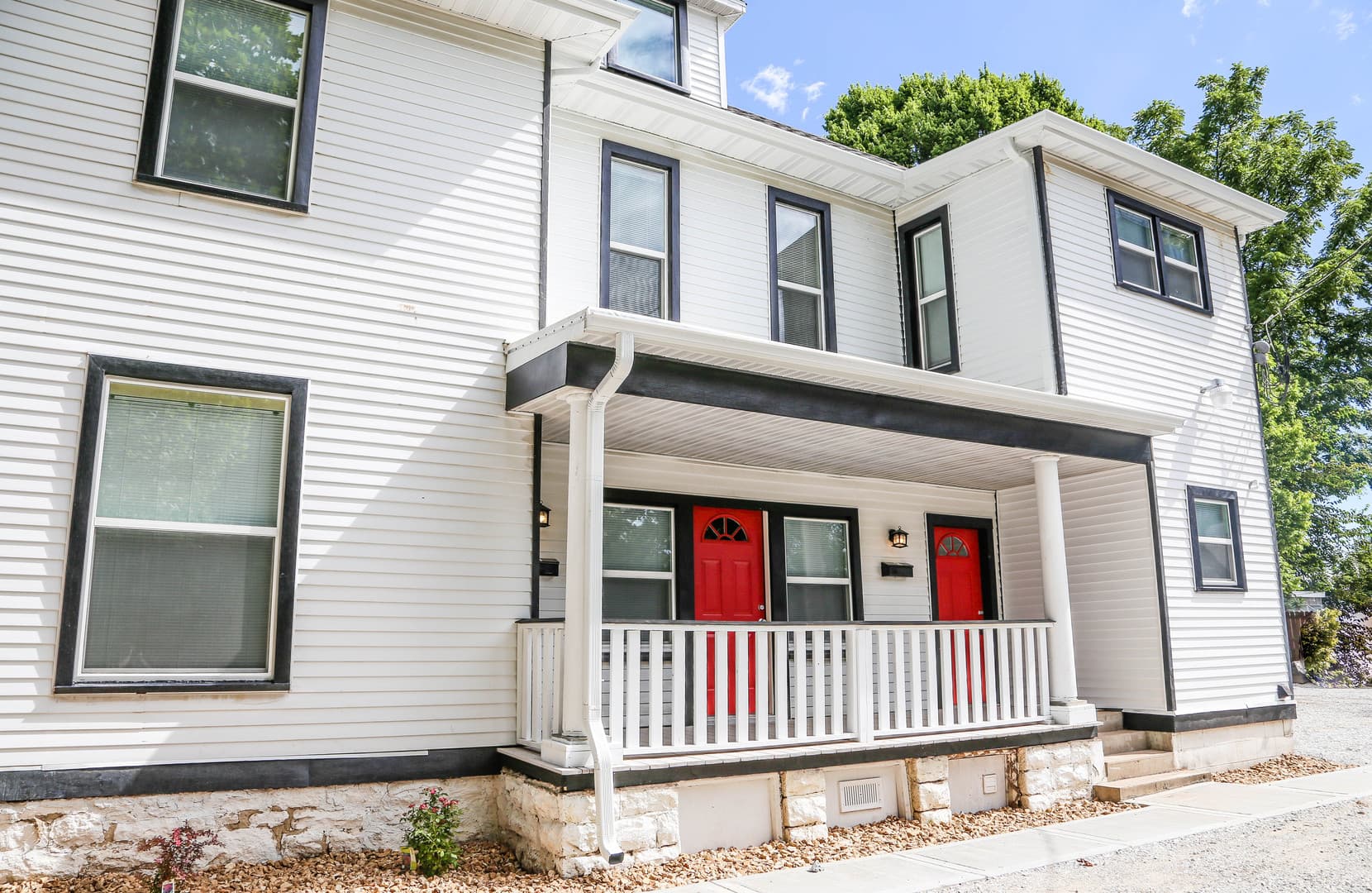 Springfield Apartment: 512 S. Main