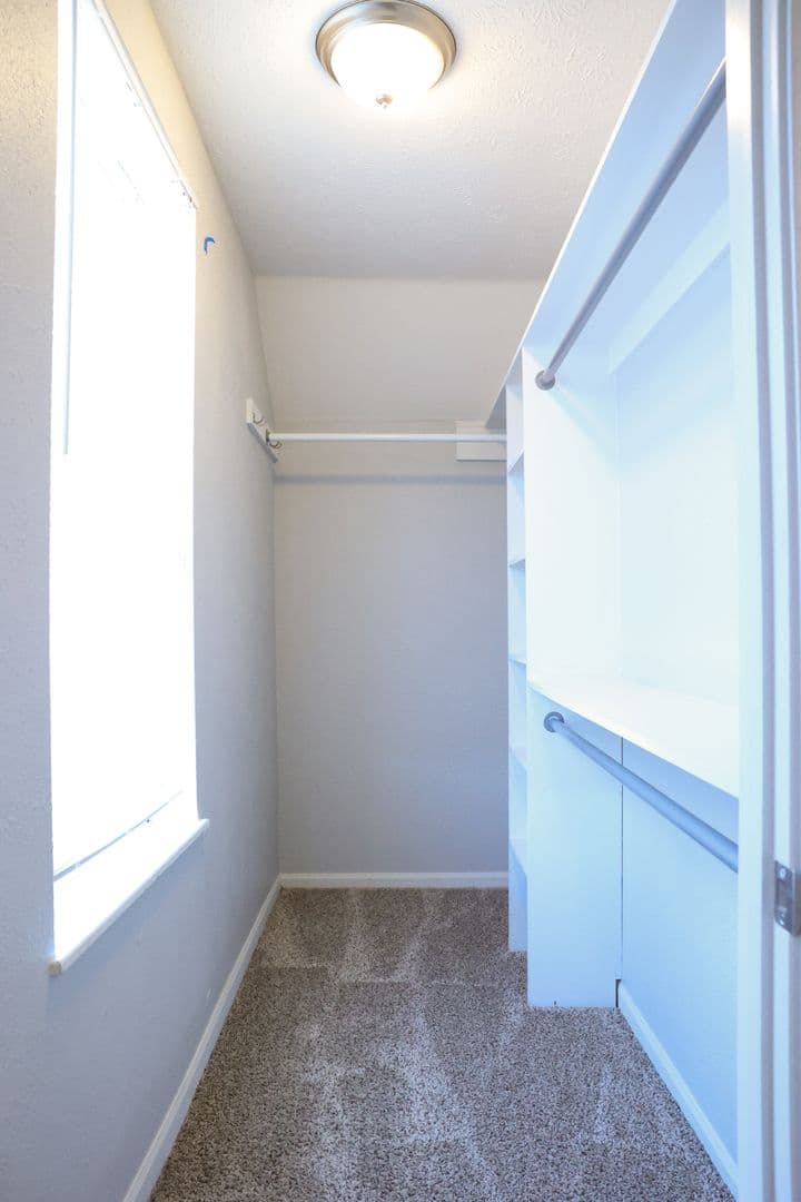 Springfield Apartment: 608 W Mt Vernon