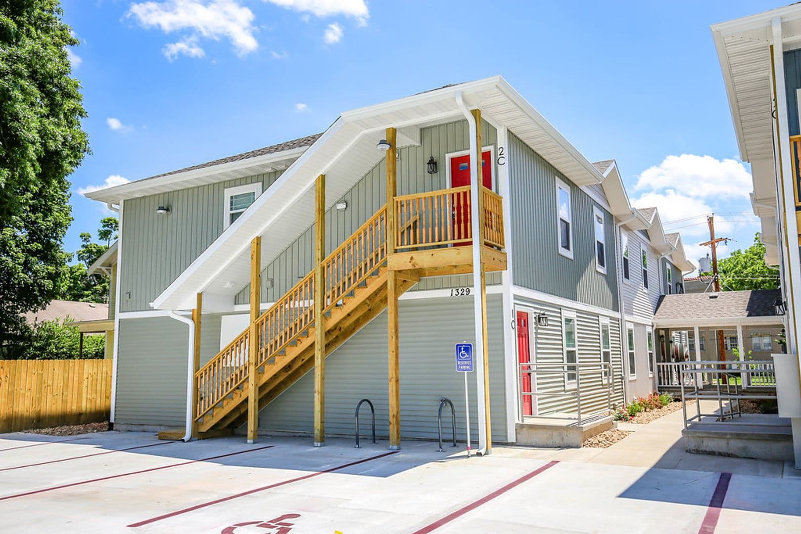 Springfield Apartment: 1325 E Cherry
