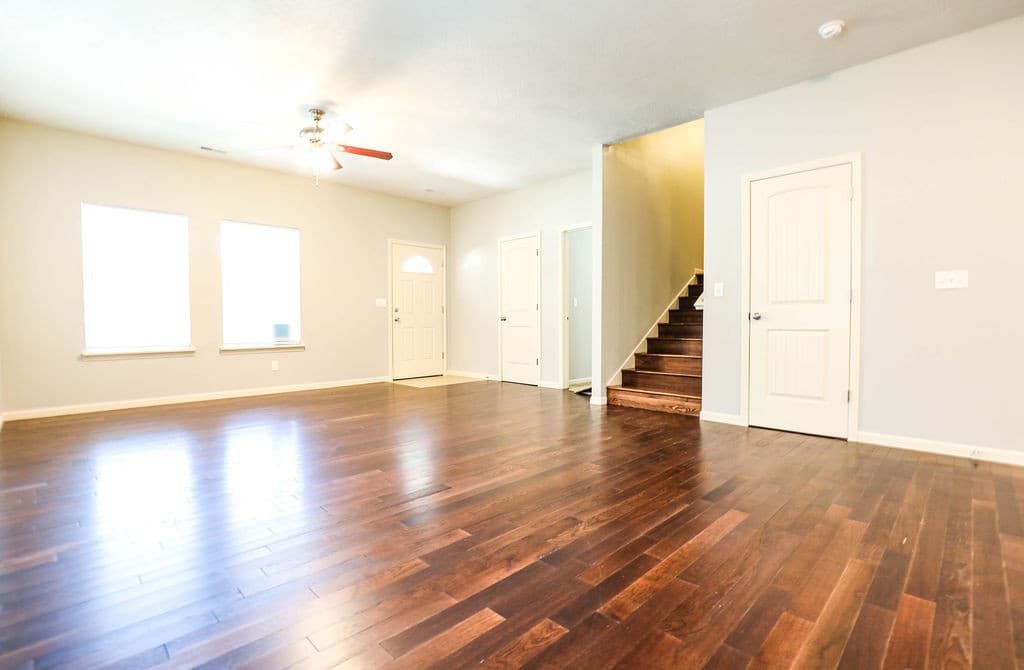 Springfield House: 1318 S Florence