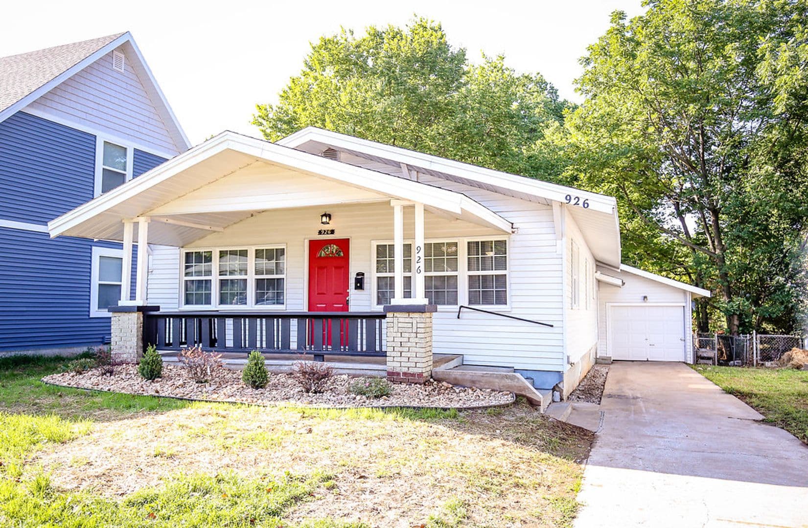 Springfield House: 926 E Loren