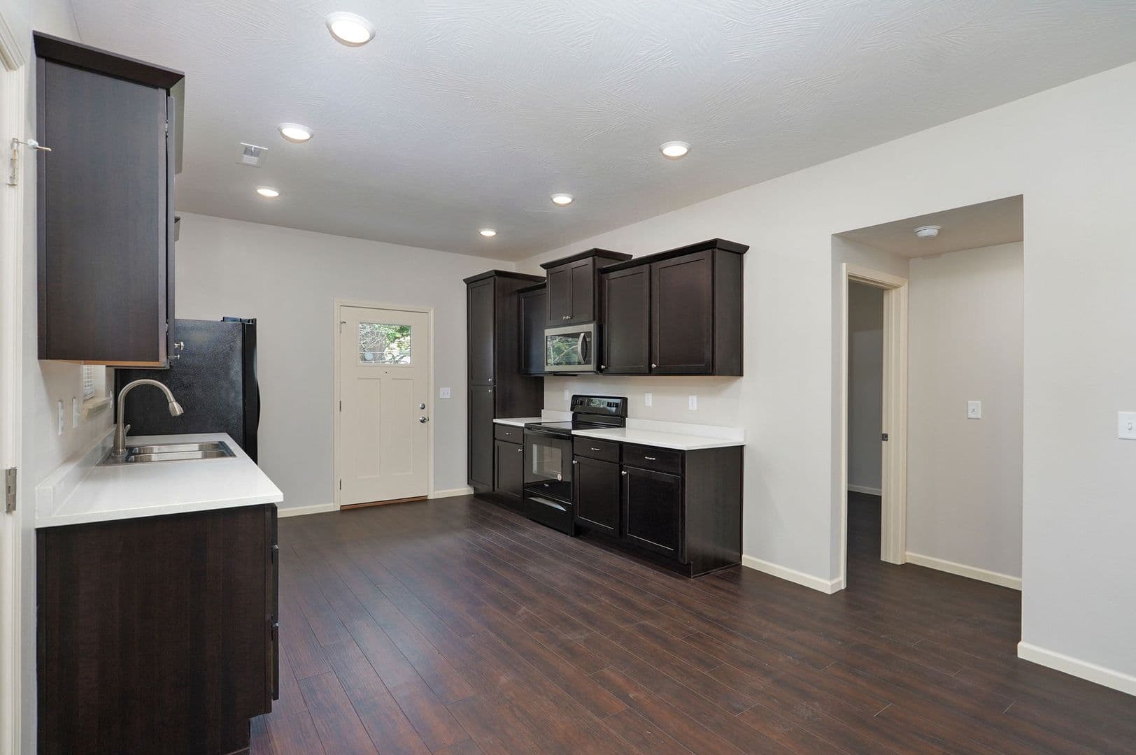 Springfield Apartment: 1320 E Elm