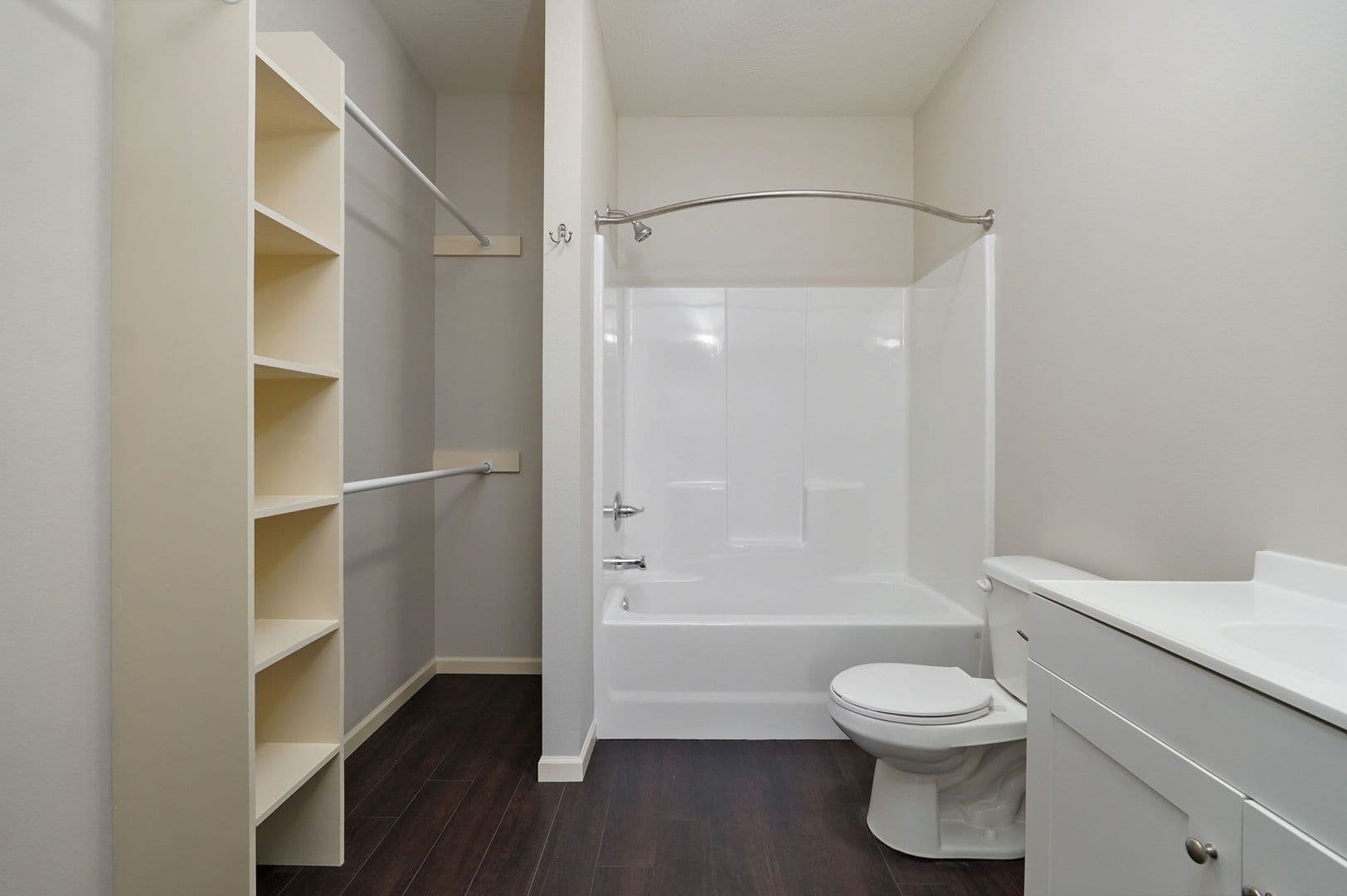 Springfield Apartment: 1320 E Elm