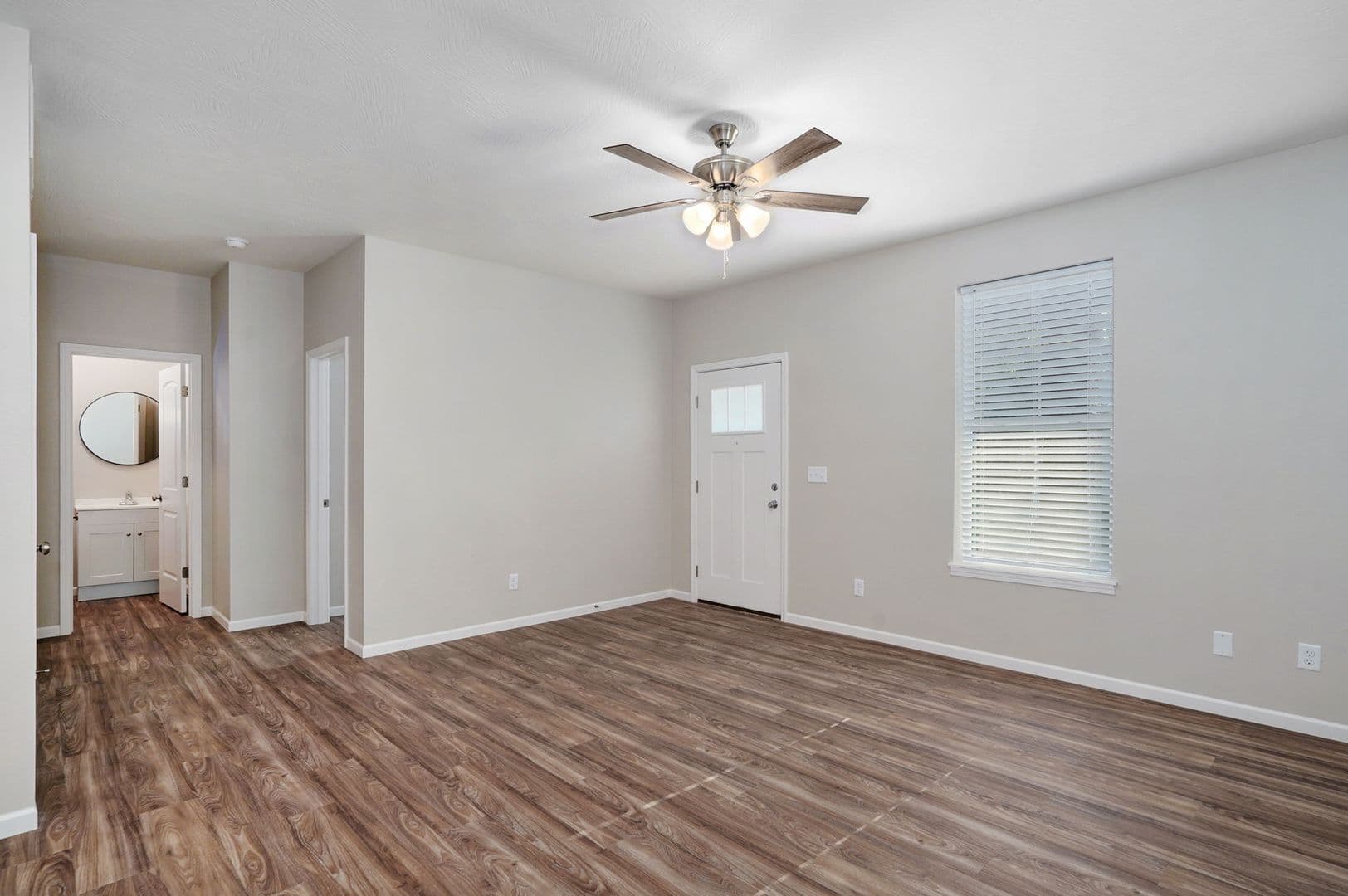 Springfield Apartment: 312 S Hampton Ave