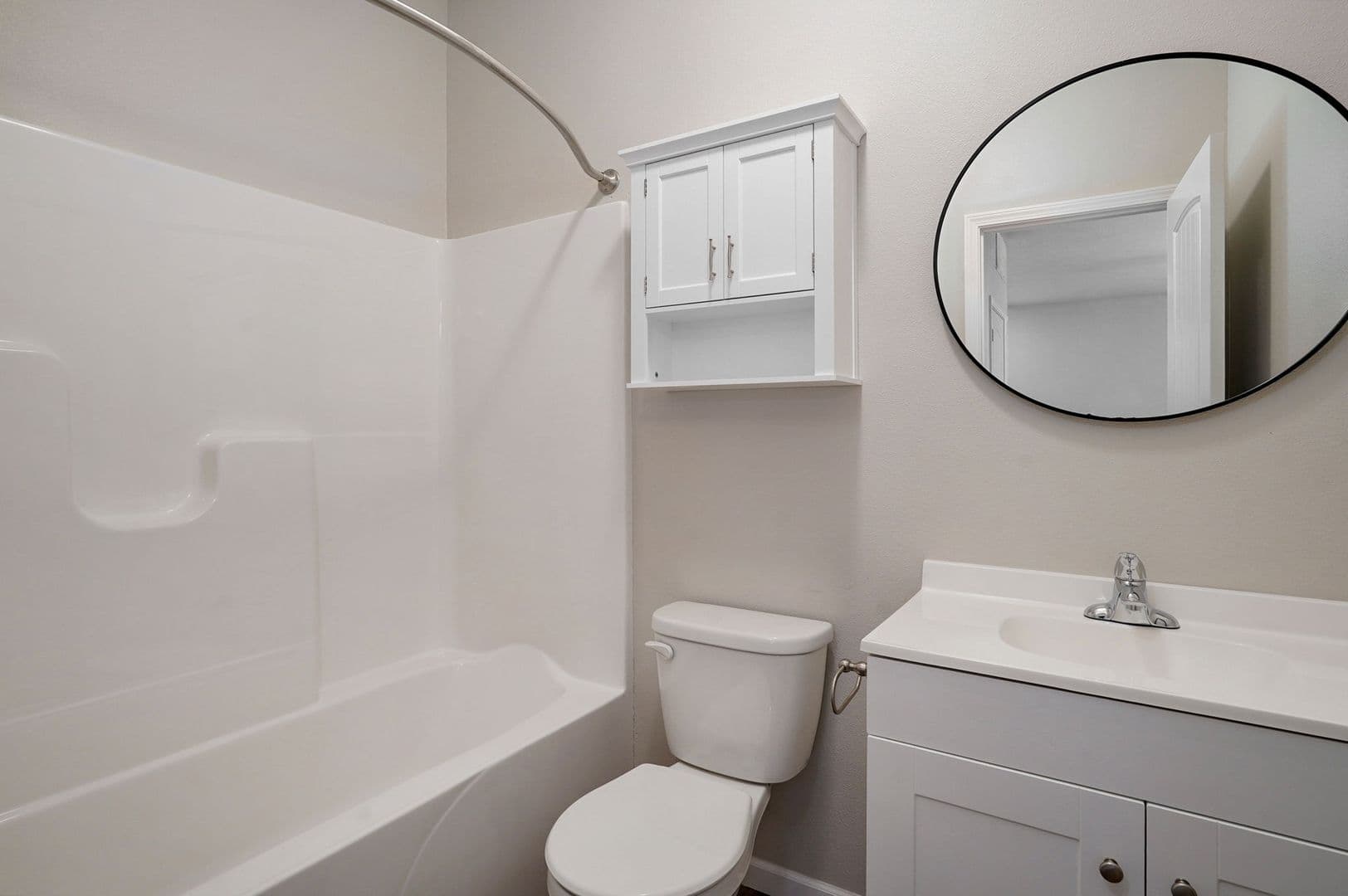Springfield Apartment: 304 S Hampton Ave