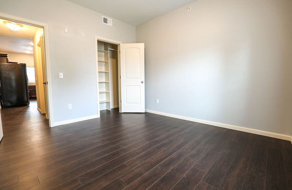 Springfield Apartment: 600 E Harrison