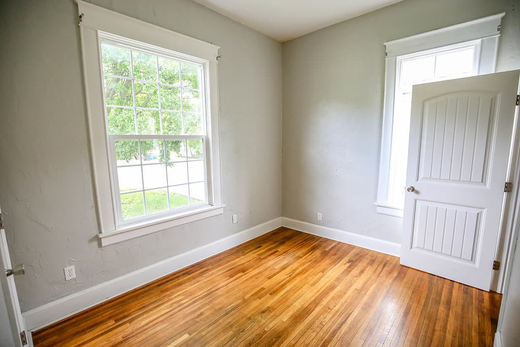 Springfield House: 1037 W State St