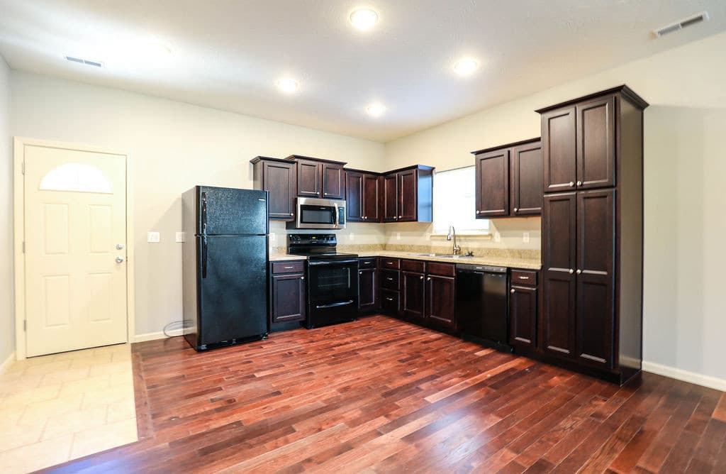 Springfield House: 1318 S Florence