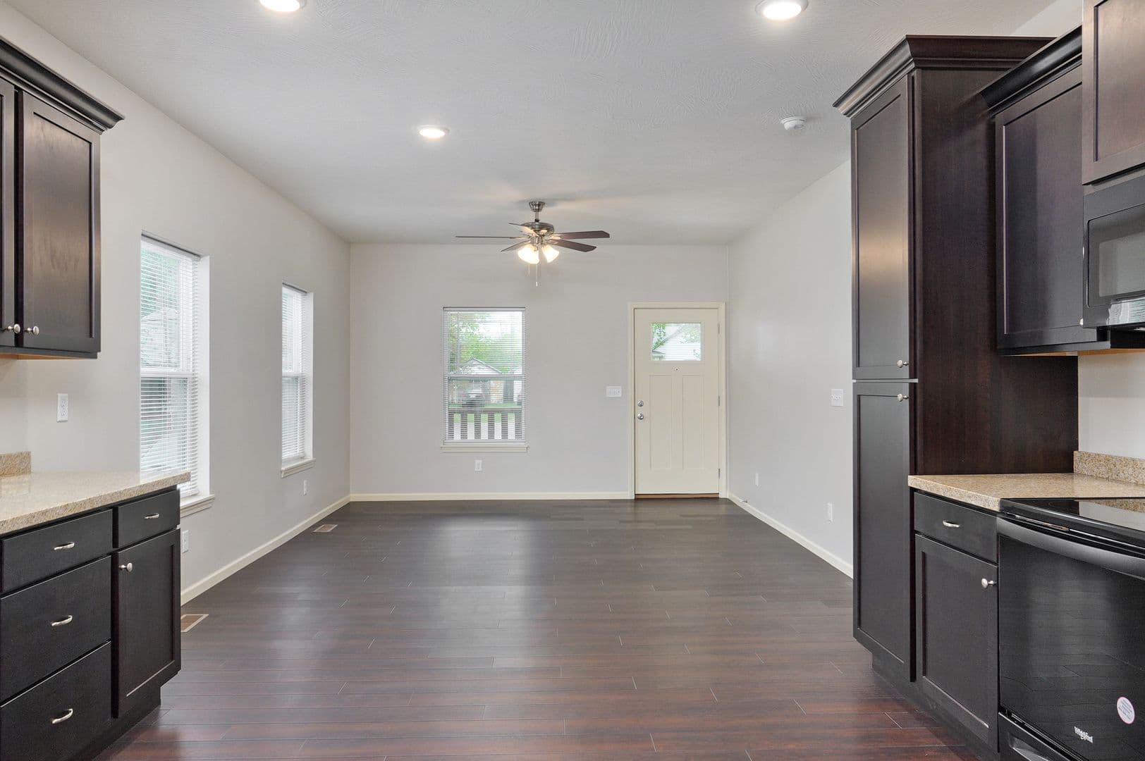 Springfield Apartment: 631 S Grant
