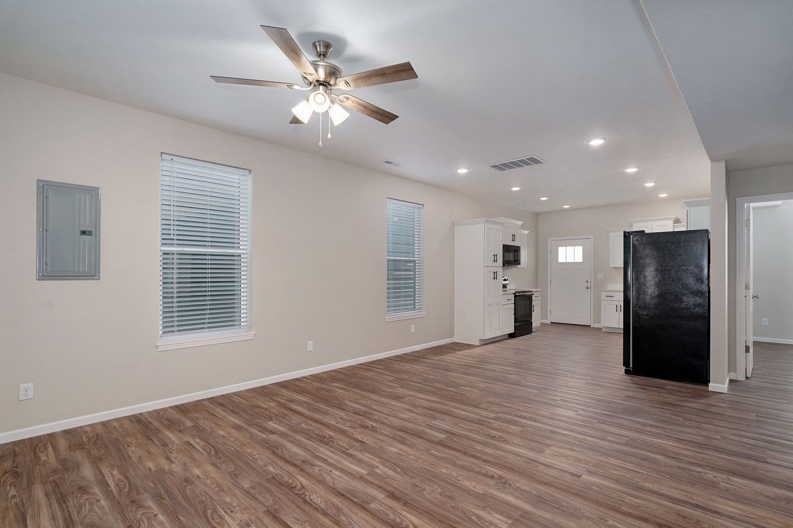 Springfield Apartment: 323 S Florence Ave