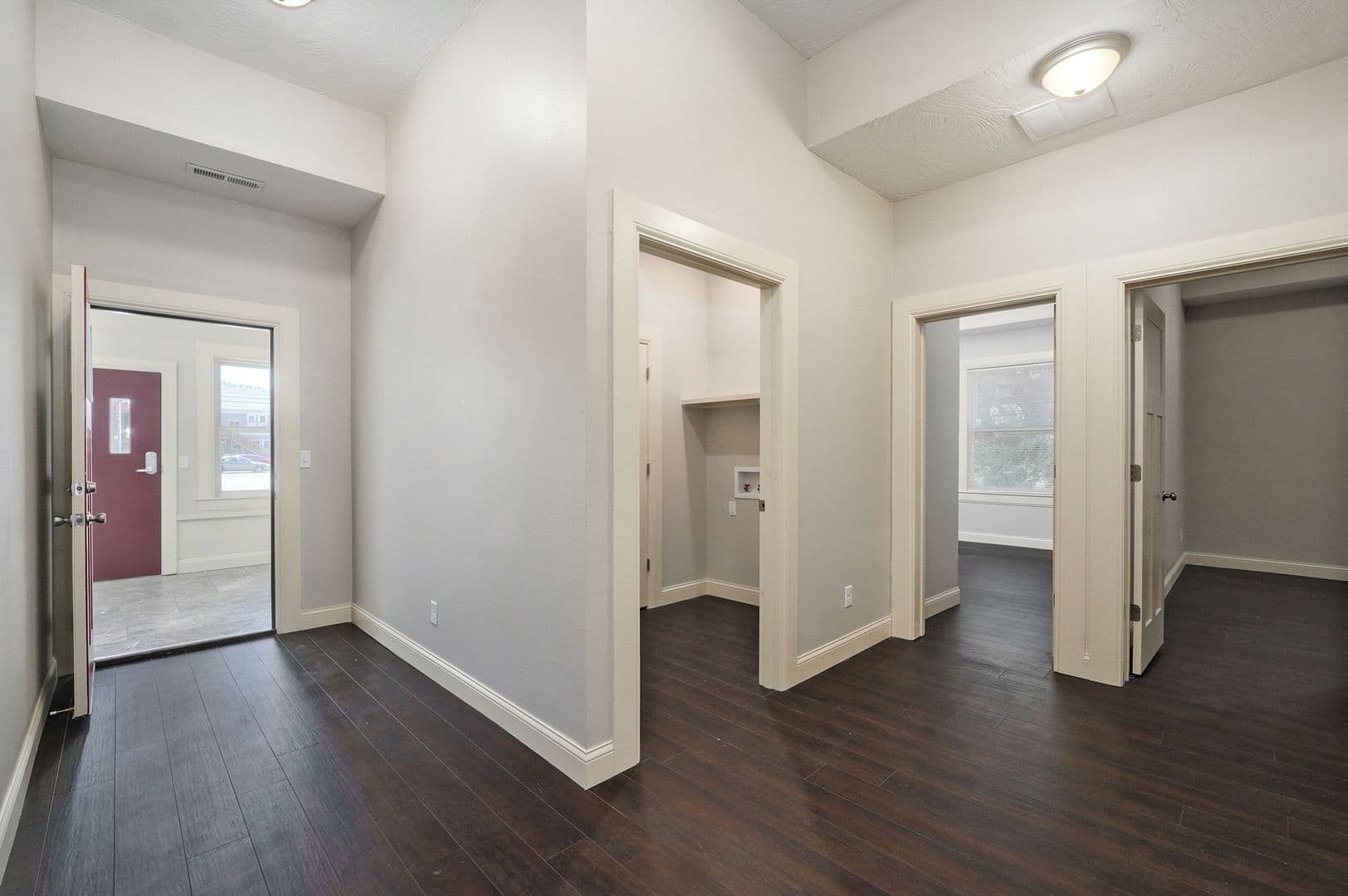 Springfield Apartment: 920 E Walnut St