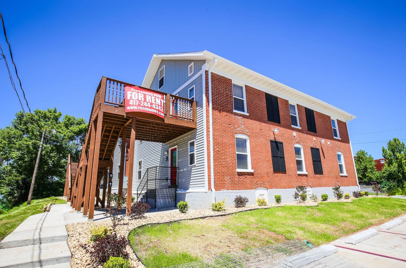 Springfield Apartment: 414 E Harrison