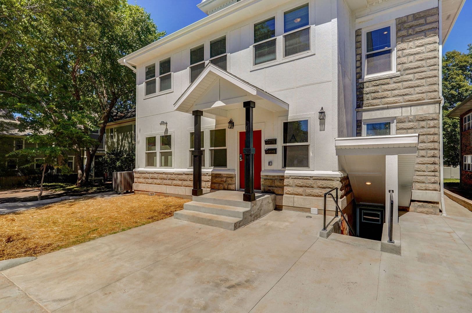 Springfield Apartment: 920 E Walnut St