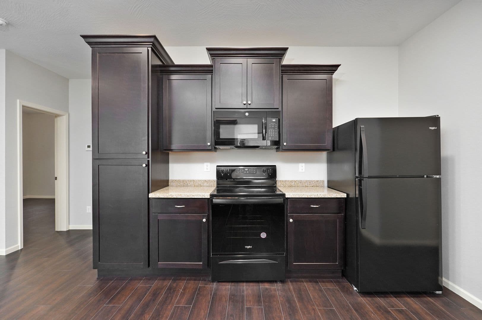 Springfield Apartment: 631 S Grant
