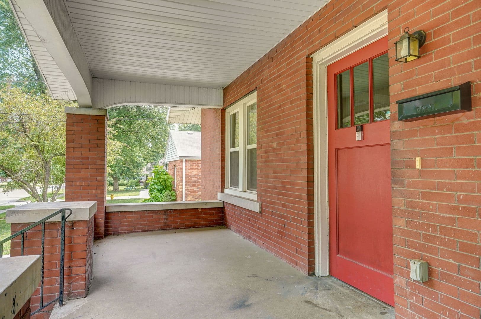 Springfield House: 631 S Kickapoo
