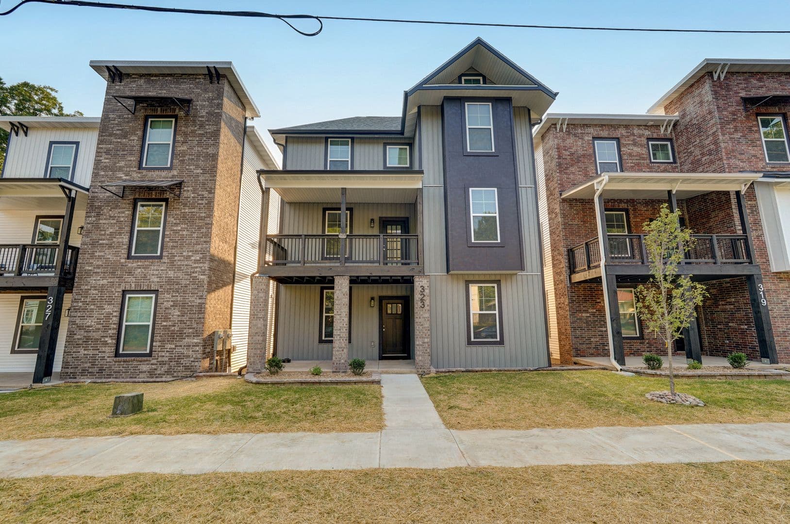 Springfield Apartment: 323 S Florence Ave