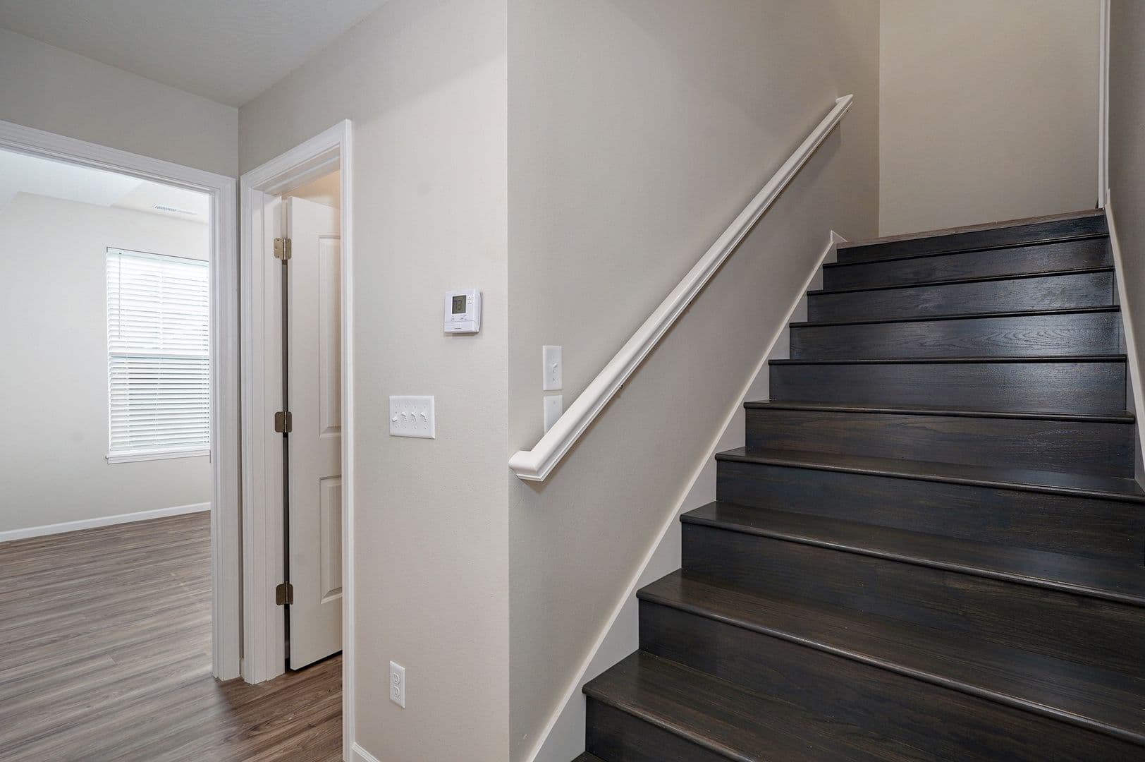 Springfield Apartment: 323 S Florence Ave