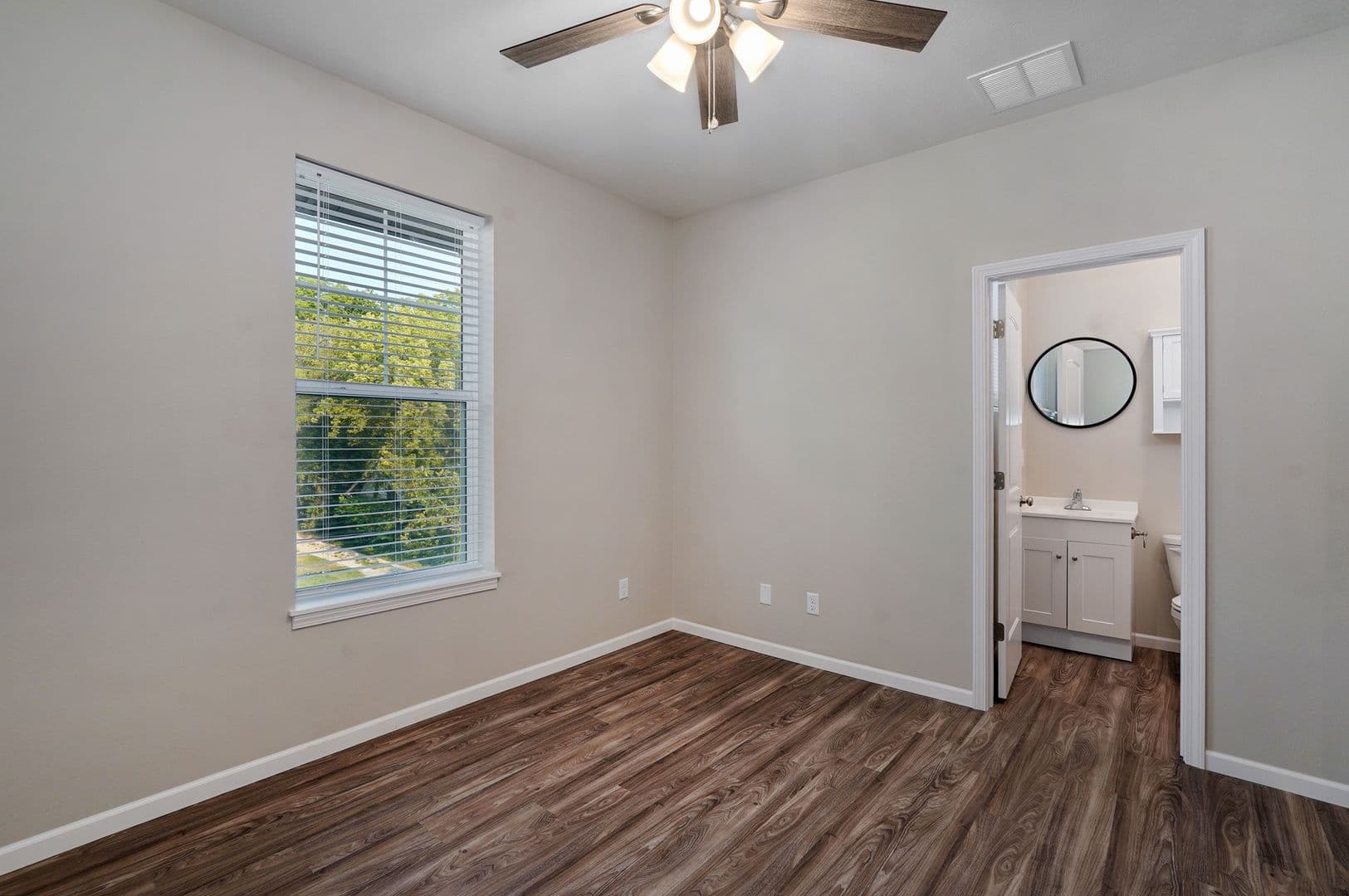 Springfield Apartment: 323 S Florence Ave