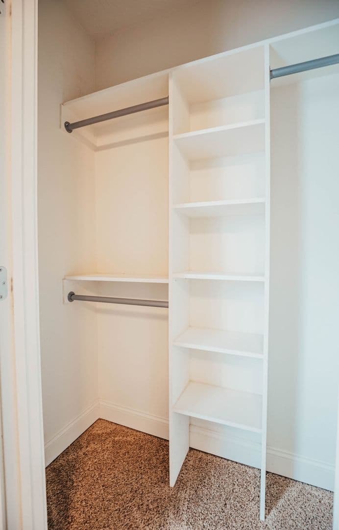 Springfield Apartment: 1046 E Walnut