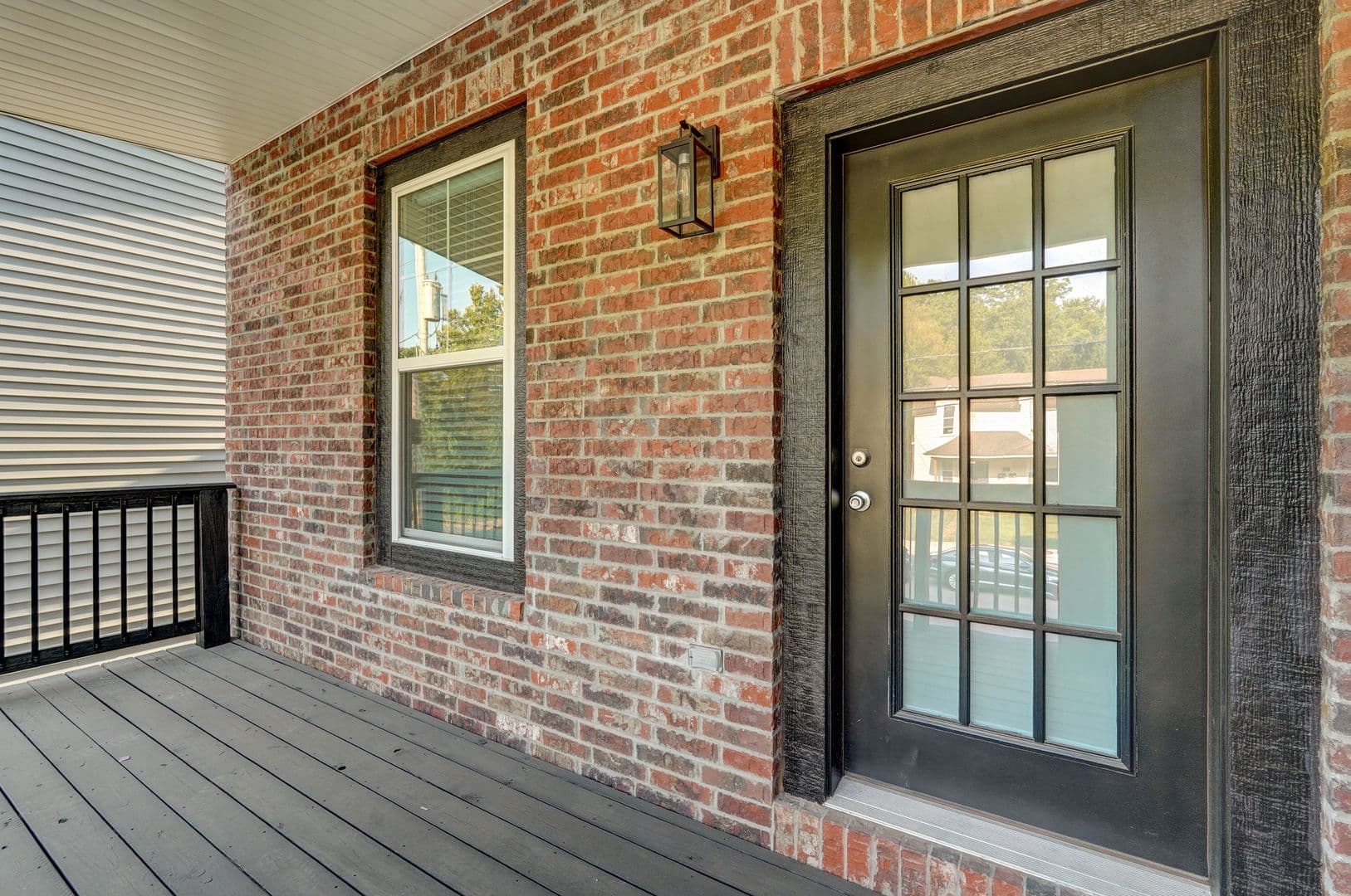 Springfield Apartment: 323 S Florence Ave