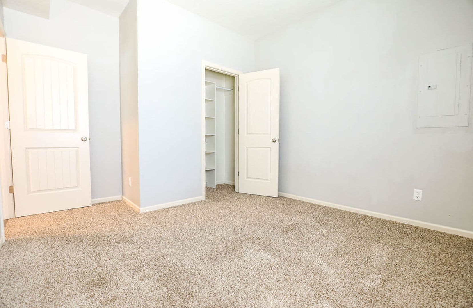 Springfield Apartment: 1351 E. Cherry
