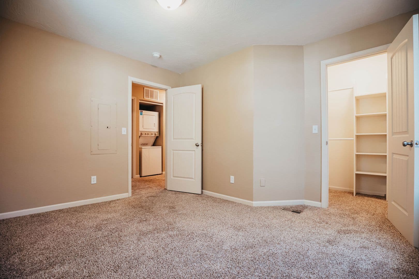 Springfield Apartment: 512 S. Main