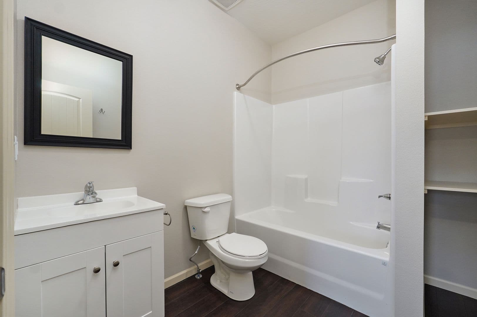 Springfield Apartment: 631 S Grant