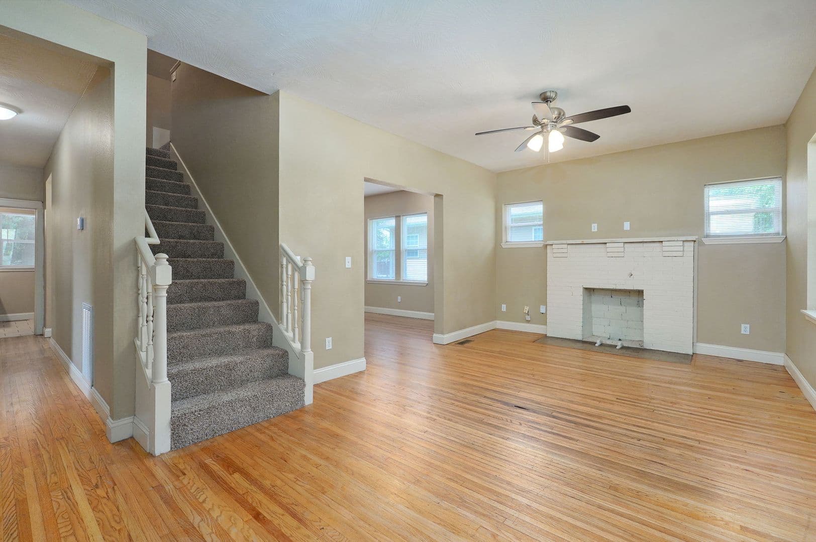 Springfield House: 631 S Kickapoo