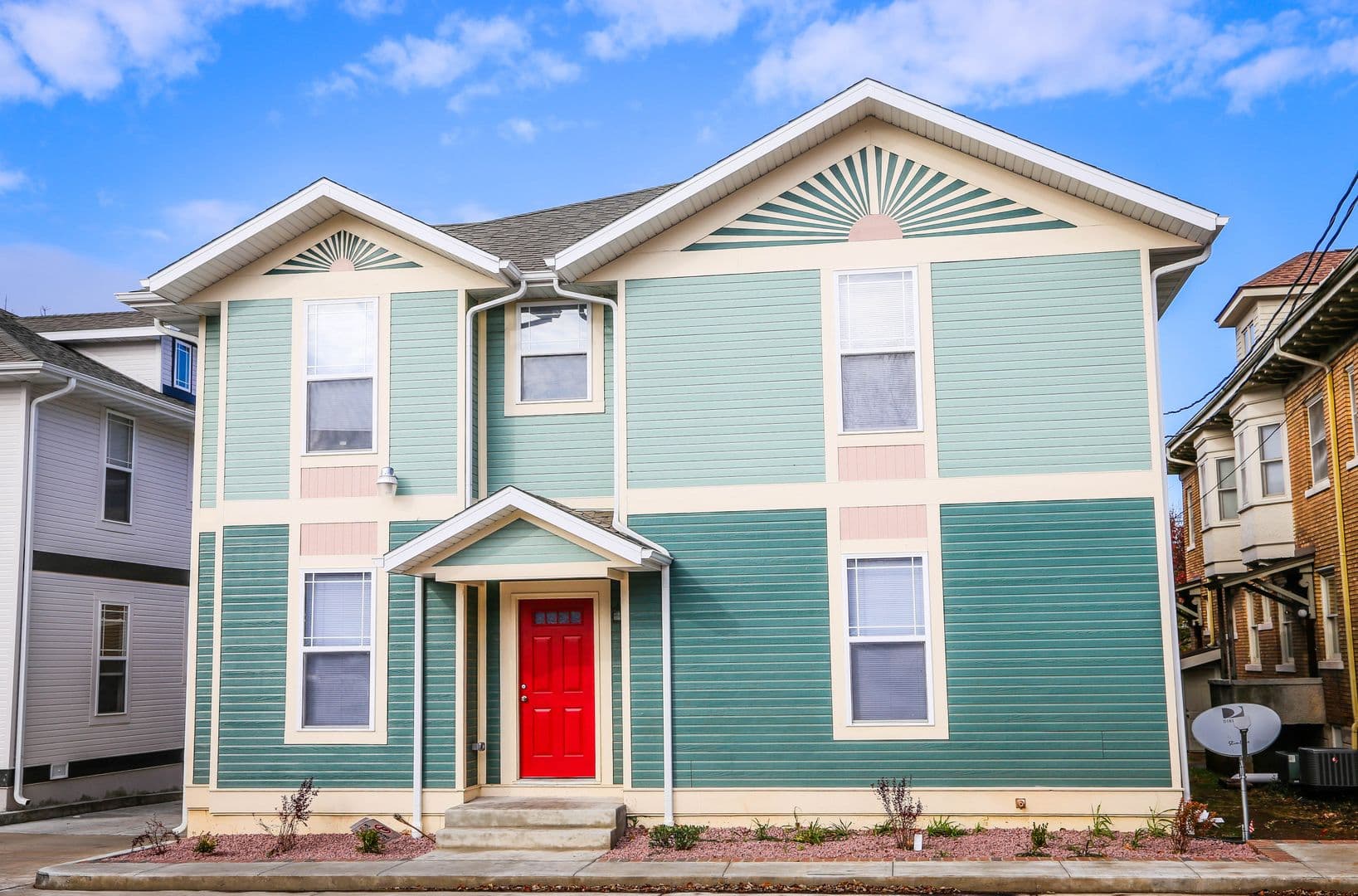 Springfield Apartment: 1046 E Walnut