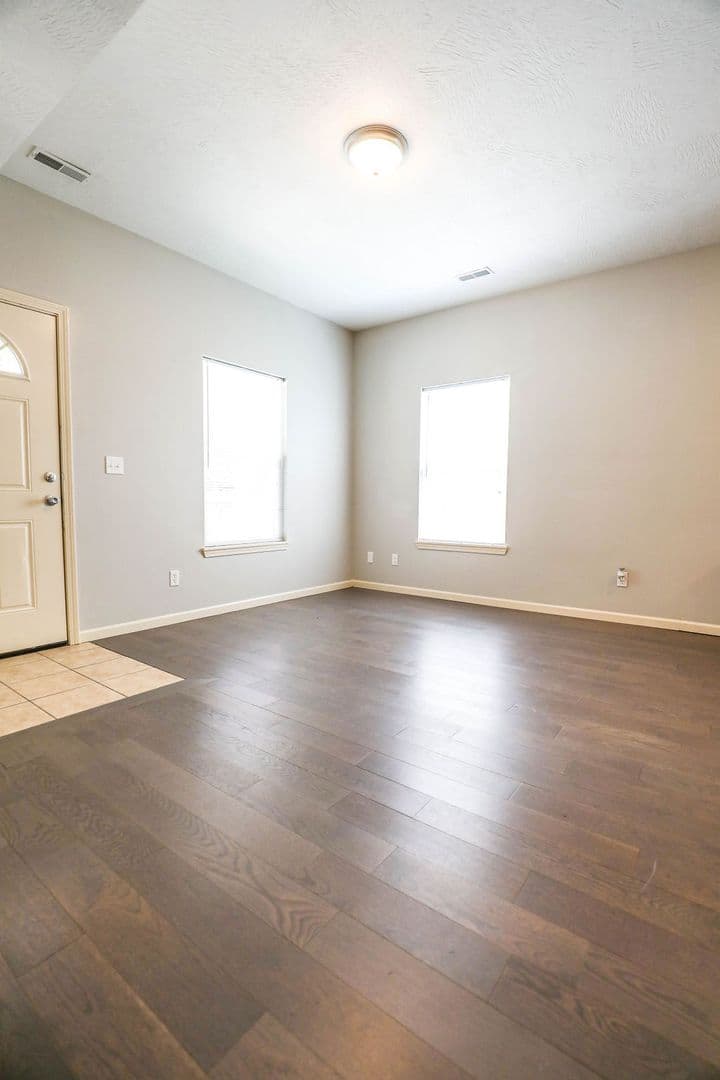 Springfield Apartment: 1351 E. Cherry