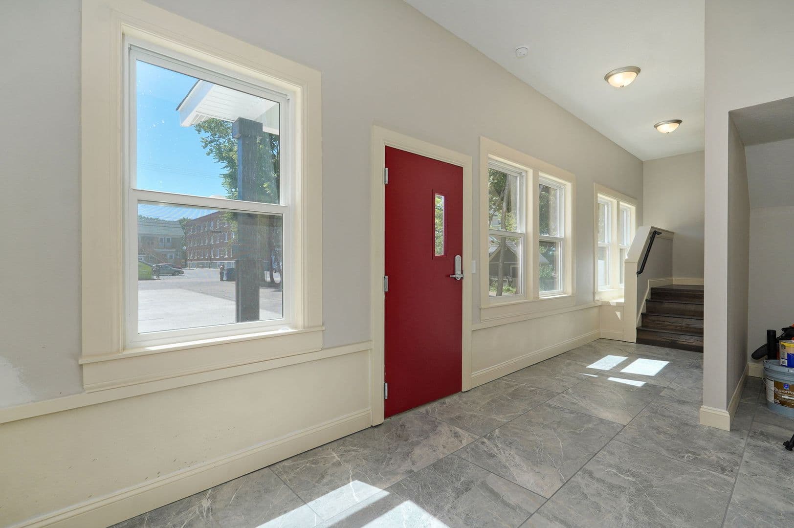 Springfield Apartment: 920 E Walnut St