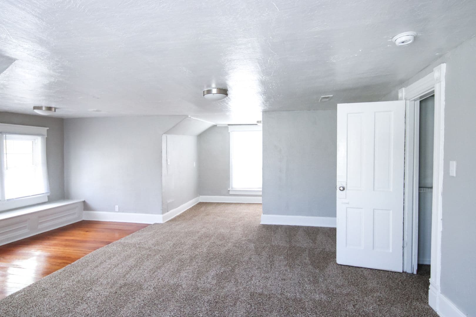 Springfield House: 613 S Main Ave