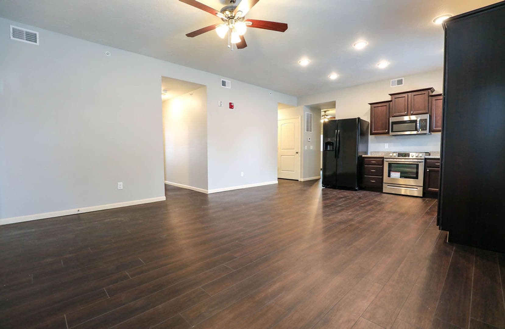 Springfield Apartment: 600 E Harrison