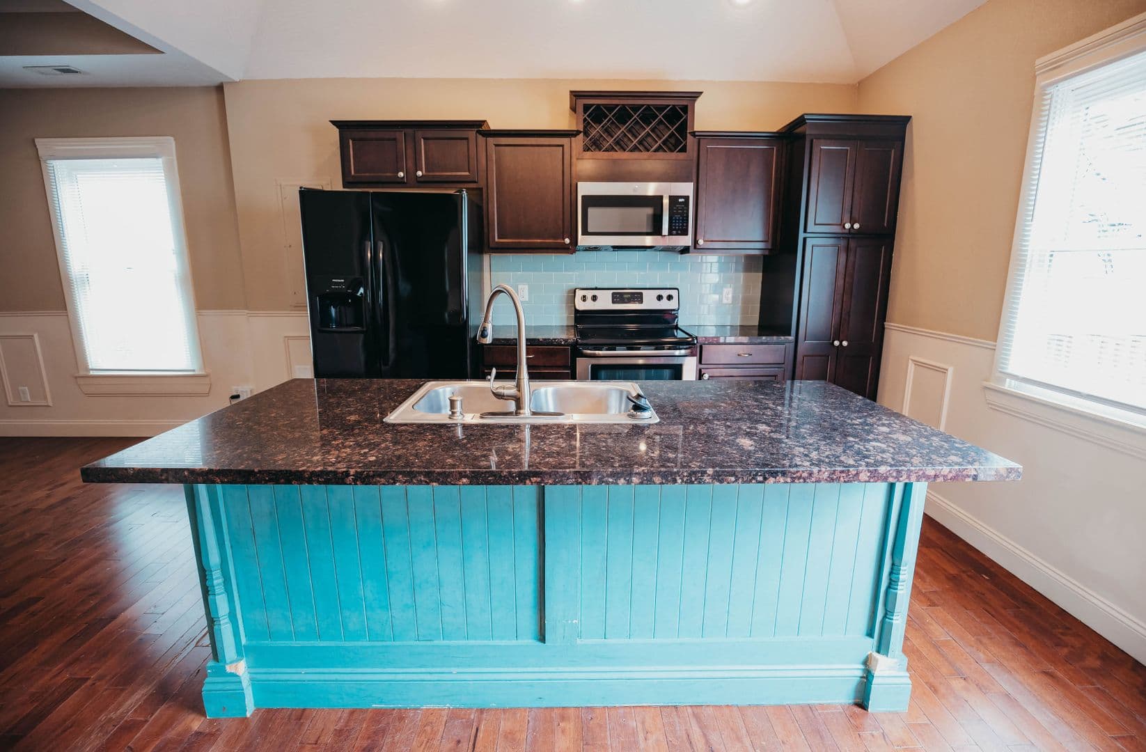Springfield Apartment: 1046 E Walnut