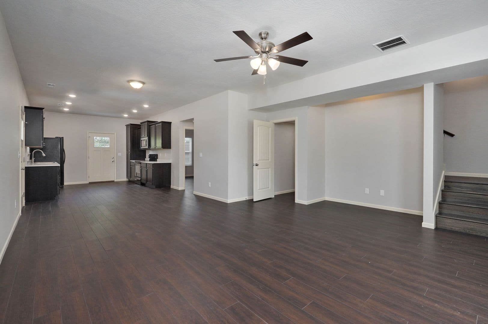 Springfield Apartment: 1320 E Elm