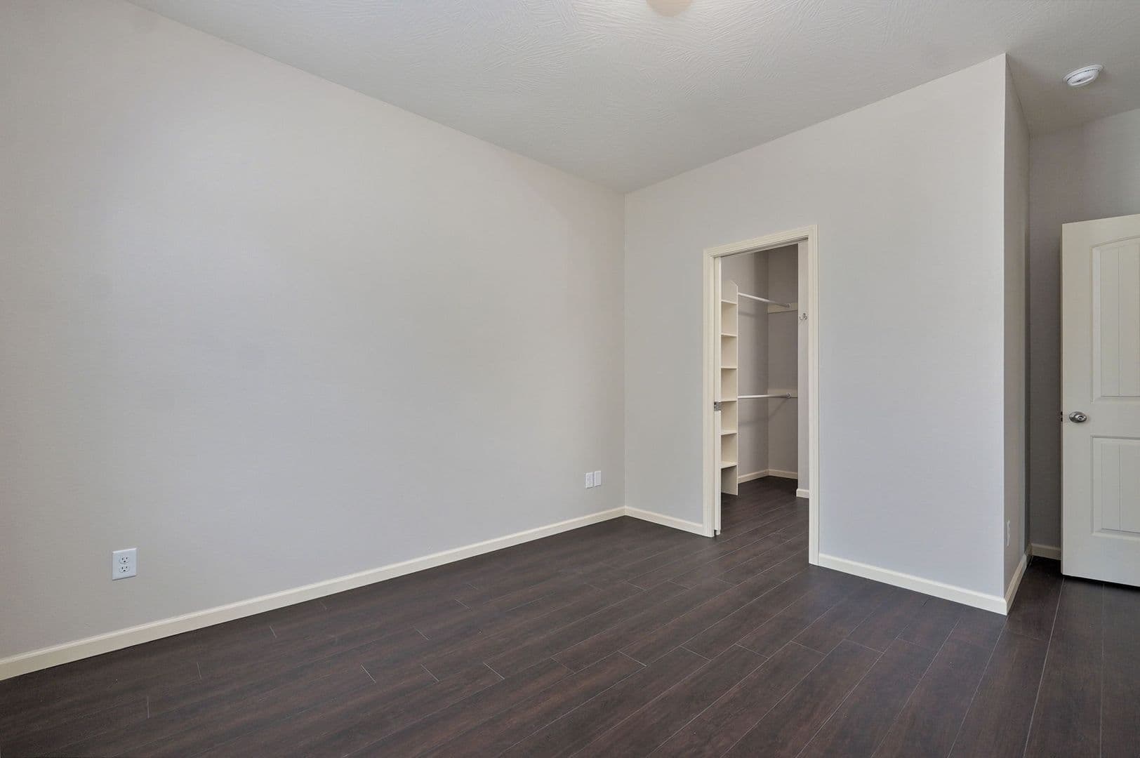 Springfield Apartment: 1320 E Elm